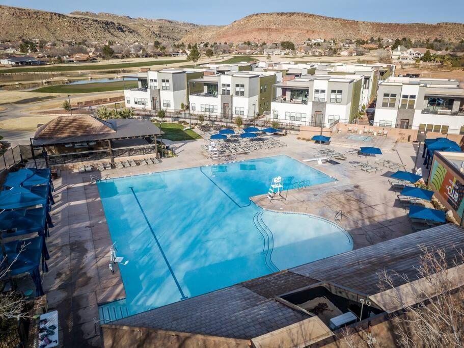 Villa #15 Pet Friendly! Year Round Heated Pool & Hot Tub! Upper Patios! سانت جورج المظهر الخارجي الصورة