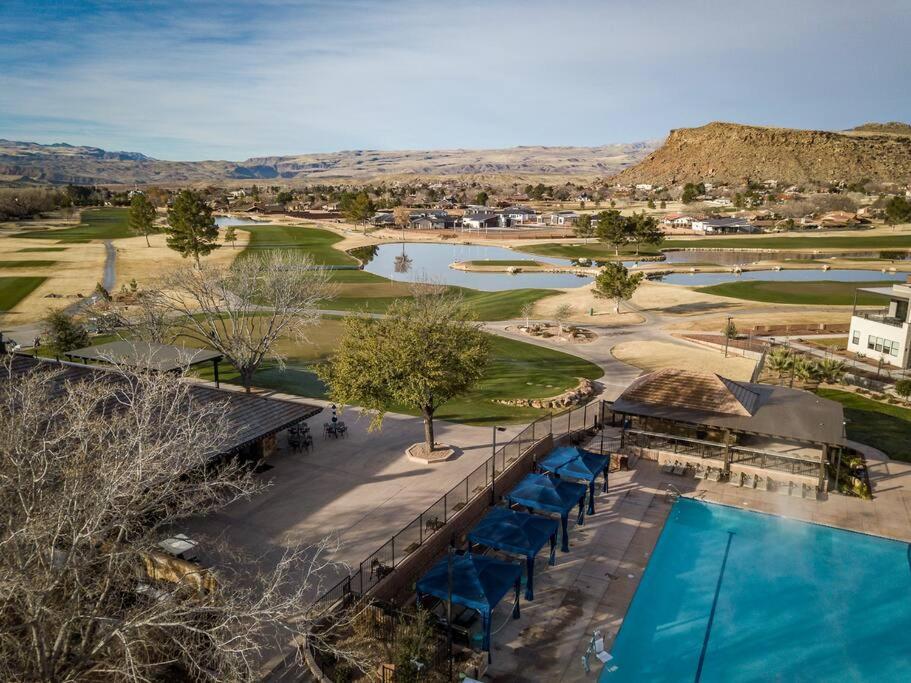 Villa #15 Pet Friendly! Year Round Heated Pool & Hot Tub! Upper Patios! سانت جورج المظهر الخارجي الصورة