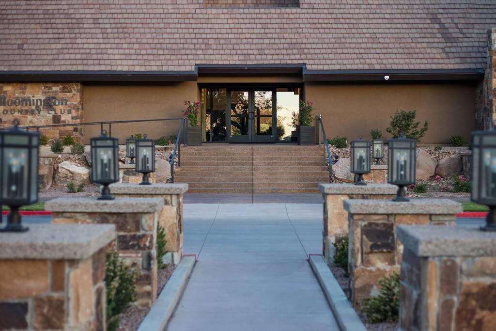 Villa #15 Pet Friendly! Year Round Heated Pool & Hot Tub! Upper Patios! سانت جورج المظهر الخارجي الصورة